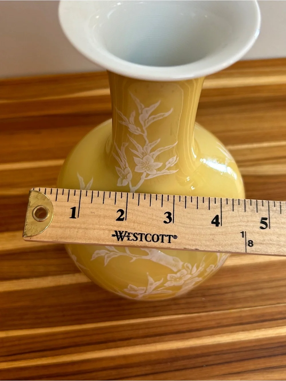 Vintage Chinese Monochrome Yellow Glaze Porcelain Vase - Picture 9 of 10